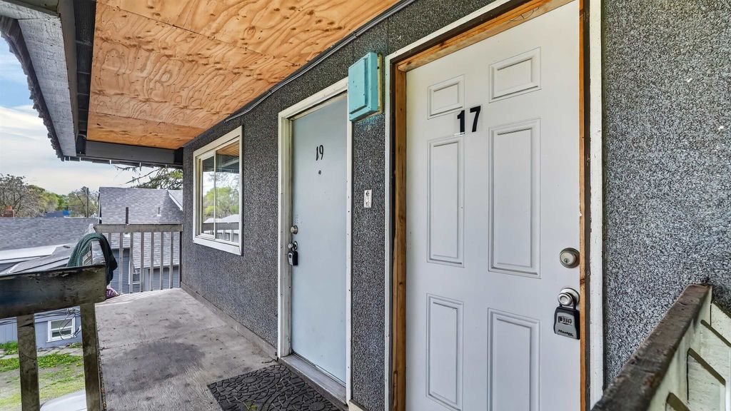 1717 E Mission Ave, Spokane, WA 99202 photo 3