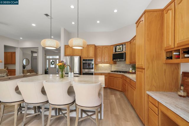 346 Gladstone Dr, Brentwood, CA 94513