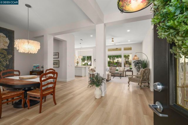 346 Gladstone Dr, Brentwood, CA 94513