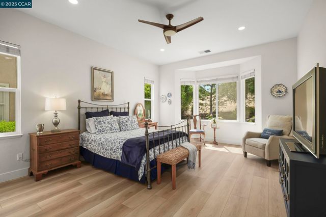 346 Gladstone Dr, Brentwood, CA 94513