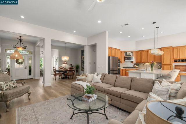 346 Gladstone Dr, Brentwood, CA 94513