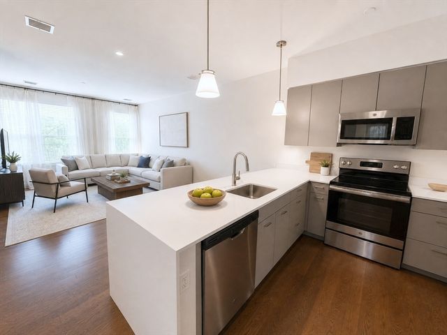 455 Harvard Street 306, Brookline, MA 02446