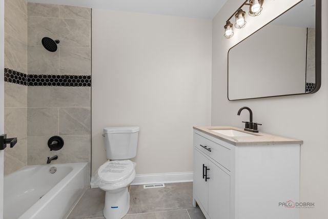 14739 Maple Avenue, Orland Park, IL 60462