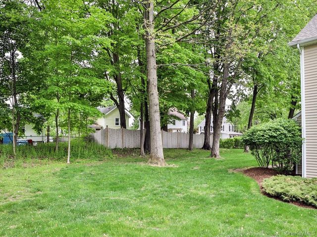 25 Village Cove, Warwick, NY 10990