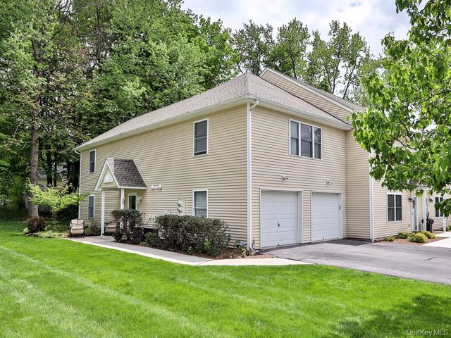 25 Village Cove, Warwick, NY 10990