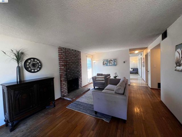 4333 Brookwood Ave., Fremont, CA 94538