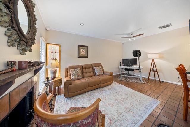 4904 Feagan Street 1, Houston, TX 77007