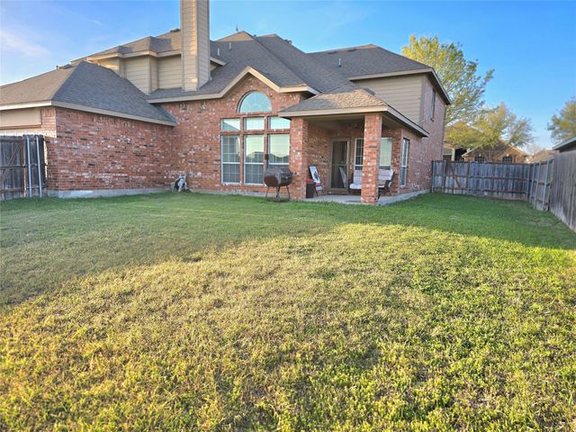506 Magnolia Lane, Glenn Heights, TX 75154