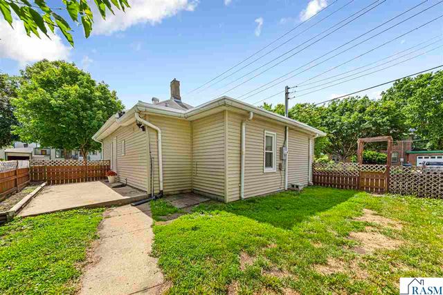 702 N Broad Street, Mankato, MN 56001