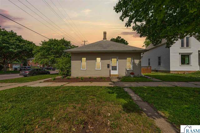 702 N Broad Street, Mankato, MN 56001