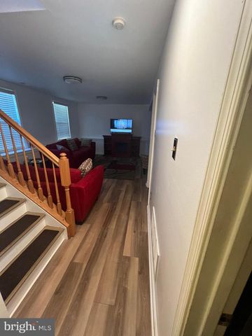 6 SHAMROCK AVE, New Castle, DE 19720