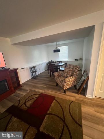 6 SHAMROCK AVE, New Castle, DE 19720