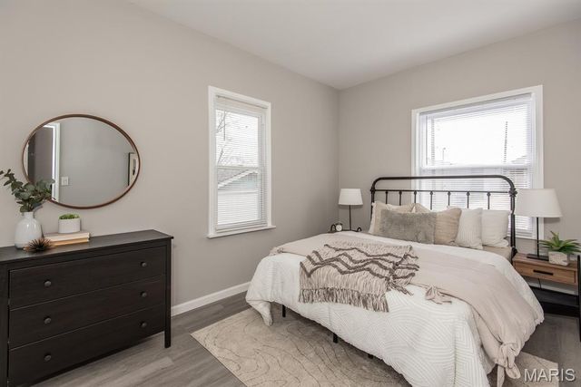 4533 Ray Avenue, St Louis, MO 63116