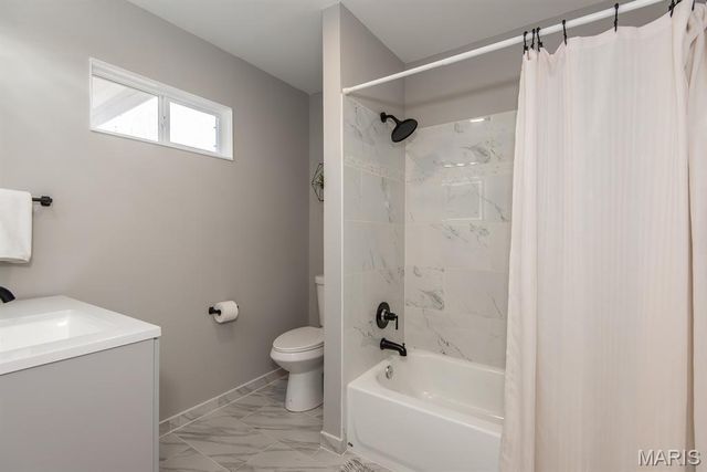 4533 Ray Avenue, St Louis, MO 63116