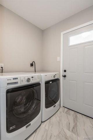 4533 Ray Avenue, St Louis, MO 63116