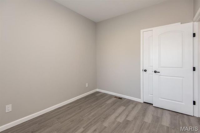 4533 Ray Avenue, St Louis, MO 63116