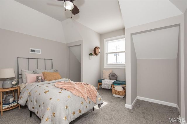 4533 Ray Avenue, St Louis, MO 63116