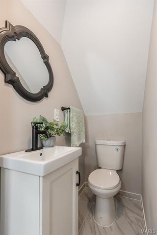 4533 Ray Avenue, St Louis, MO 63116