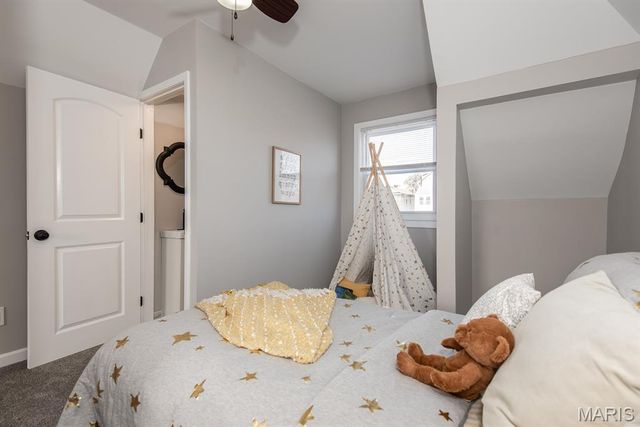 4533 Ray Avenue, St Louis, MO 63116