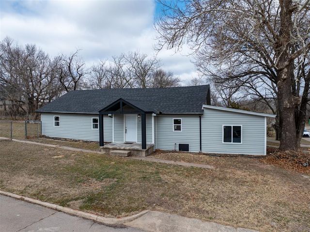 628 S Philadelphia Avenue, Shawnee, OK 74801