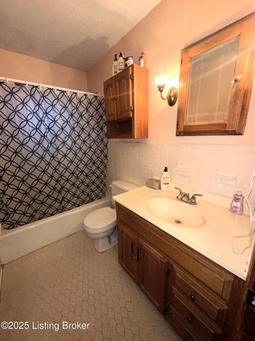 2905 Lencott Dr, Louisville, KY 40216