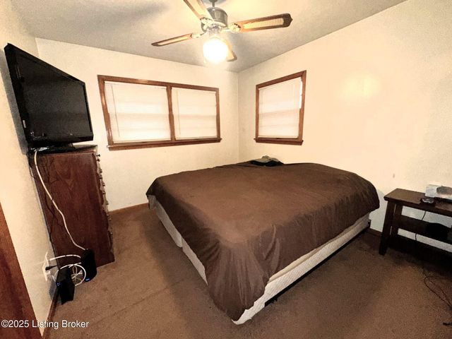 2905 Lencott Dr, Louisville, KY 40216