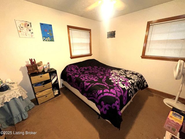 2905 Lencott Dr, Louisville, KY 40216