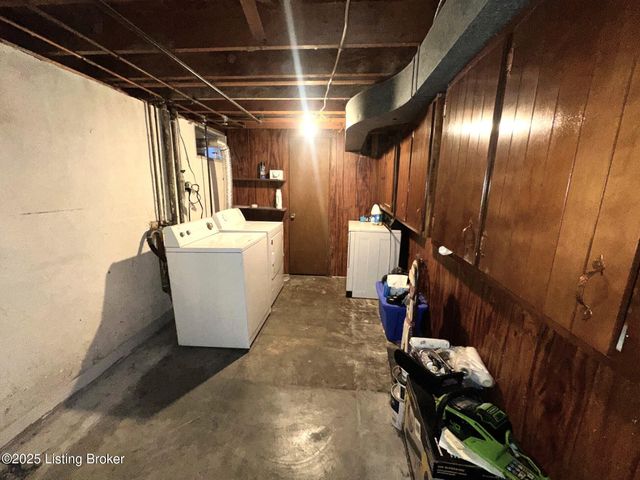 2905 Lencott Dr, Louisville, KY 40216