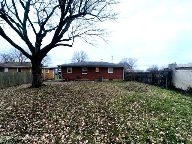 2905 Lencott Dr, Louisville, KY 40216