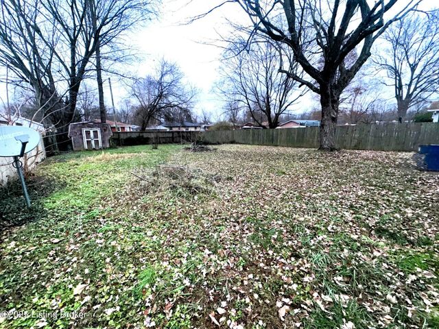 2905 Lencott Dr, Louisville, KY 40216