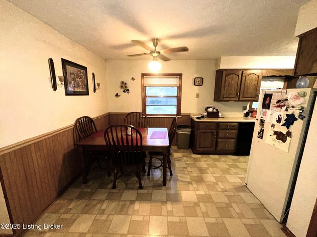 2905 Lencott Dr, Louisville, KY 40216