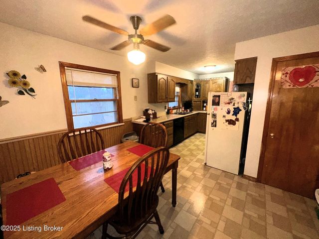 2905 Lencott Dr, Louisville, KY 40216