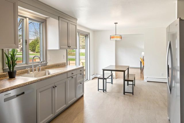1300 HIAWATHA CIRCLE, Green Bay, WI 54313