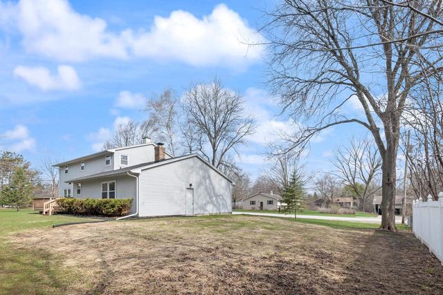 1300 HIAWATHA CIRCLE, Green Bay, WI 54313