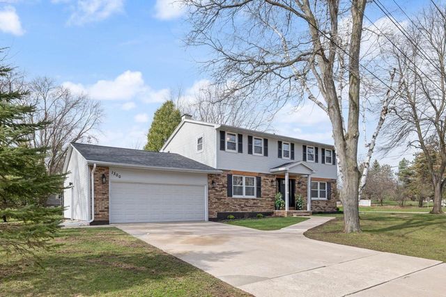 1300 HIAWATHA CIRCLE, Green Bay, WI 54313