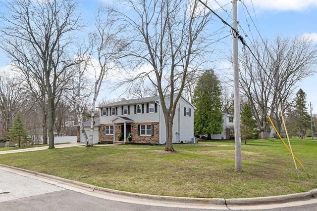 1300 HIAWATHA CIRCLE, Green Bay, WI 54313