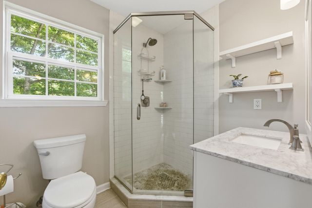 1210 Lovelady Lewis Road, Soddy Daisy, TN 37379