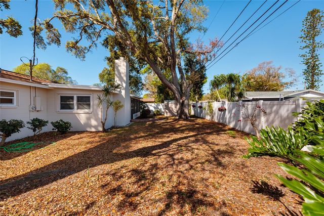 2045 66TH AVENUE S, St Petersburg, FL 33712