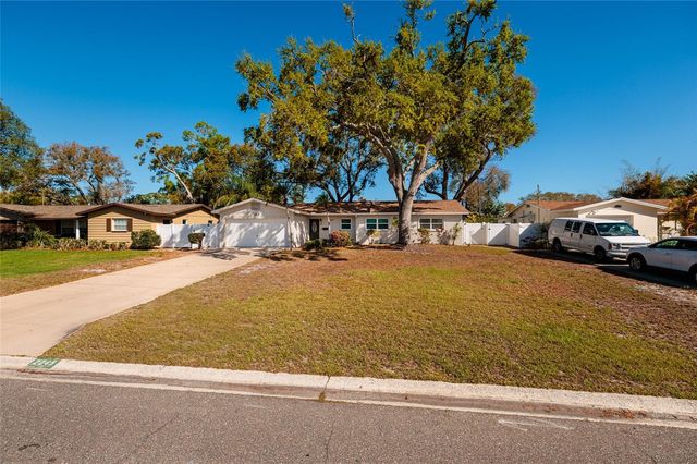 2045 66TH AVENUE S, St Petersburg, FL 33712