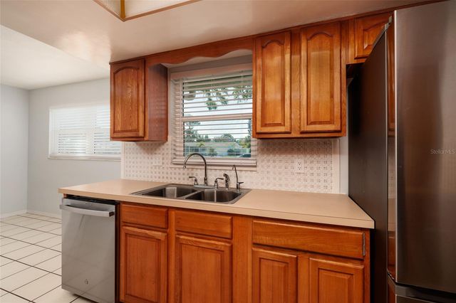 2045 66TH AVENUE S, St Petersburg, FL 33712