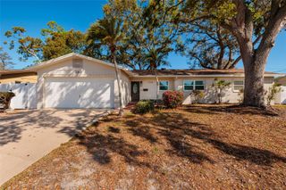 2045 66TH AVENUE S, St Petersburg, FL 33712