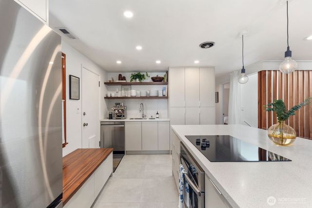 1253 NE 90th Street, Seattle, WA 98115