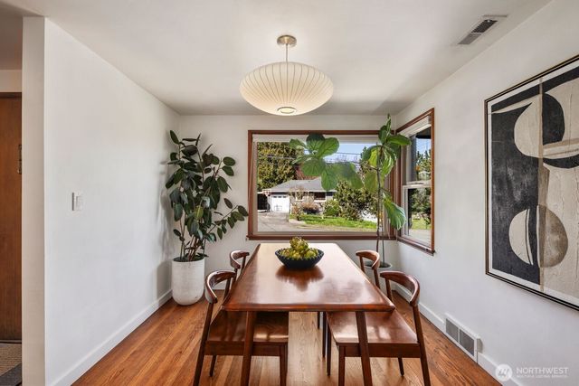 1253 NE 90th Street, Seattle, WA 98115