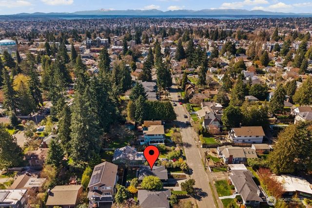 1253 NE 90th Street, Seattle, WA 98115