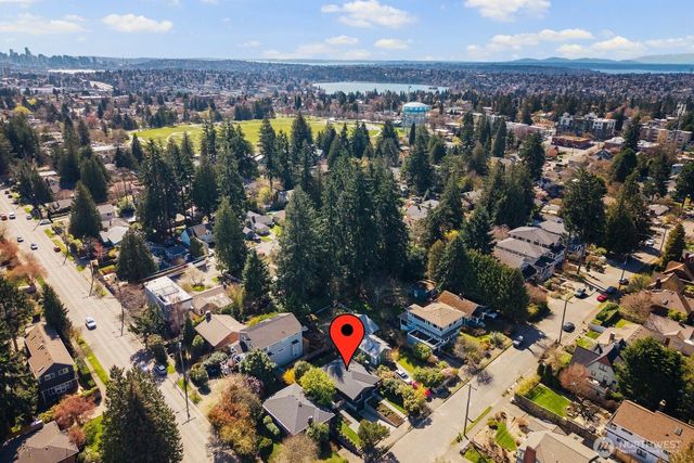 1253 NE 90th Street, Seattle, WA 98115