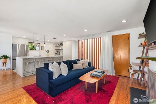 1253 NE 90th Street, Seattle, WA 98115