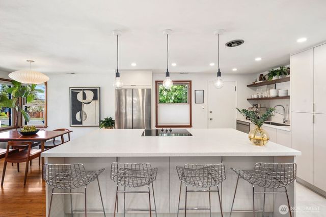 1253 NE 90th Street, Seattle, WA 98115