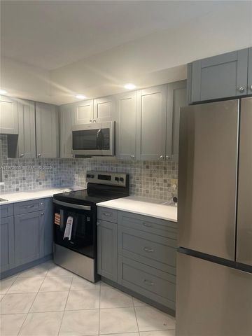 12800 SW 7th Ct 306G, Pembroke Pines, FL 33027