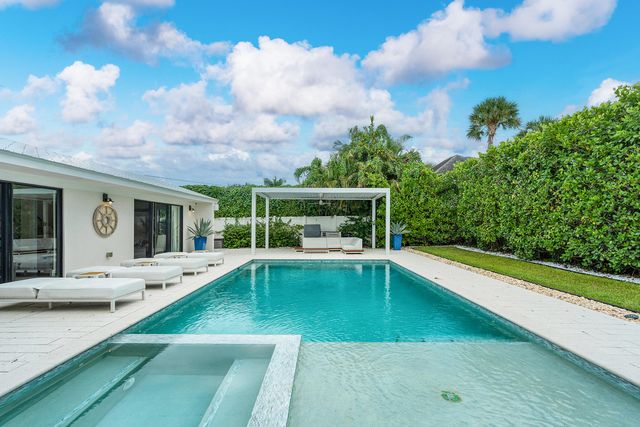 1117 Lake Drive, Delray Beach, FL 33444