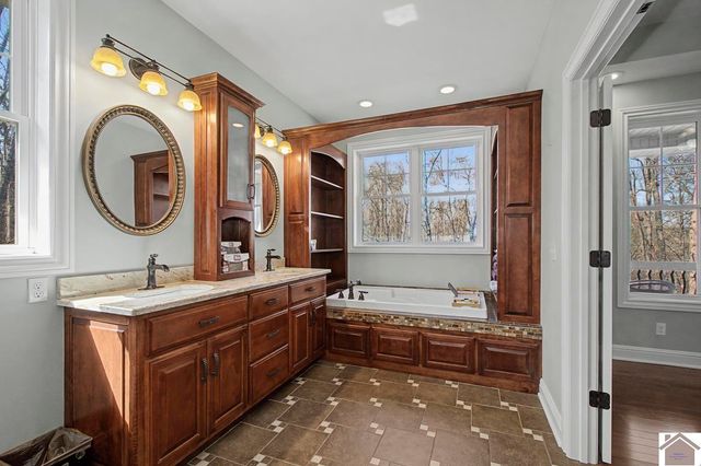 81 Pier Ln Pier Ln, Murray, KY 42071